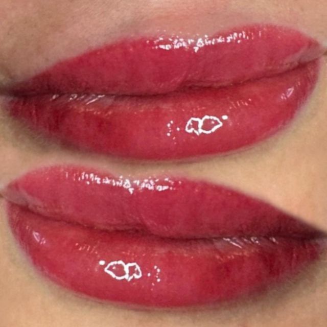 Eine wunderschöne Lippenpigmentierung 💋✨
.
.
.  #lips #lipstick #lip #liptattoo #lippenpigmentierung
#wowlips #pmu #pmuartist #pmulips
#permanetmakeup